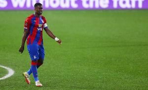 记者：利物浦在等水晶宫对格伊降价，备选是图卢兹中卫克雷斯韦尔