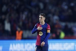 科贝电台：德拉富恩特致电巴萨中场加维给予安慰，他情绪极度低落