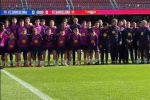 巴萨官推晒球队公开训练视频:欢迎回到诺坎普!